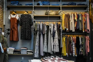 Thiết kế ánh sáng shop thời trang chiến lược tăng trải nghiệm